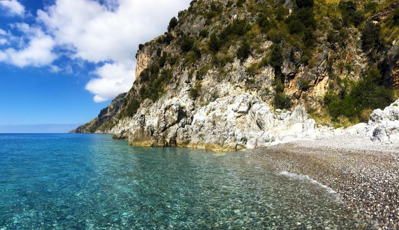 By The Sea In Scario Apartment Exterior foto