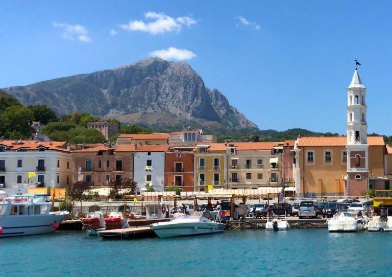 By The Sea In Scario Apartment Exterior foto