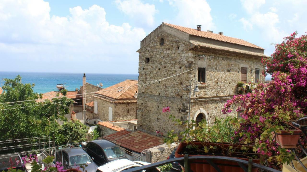 By The Sea In Scario Apartment Exterior foto