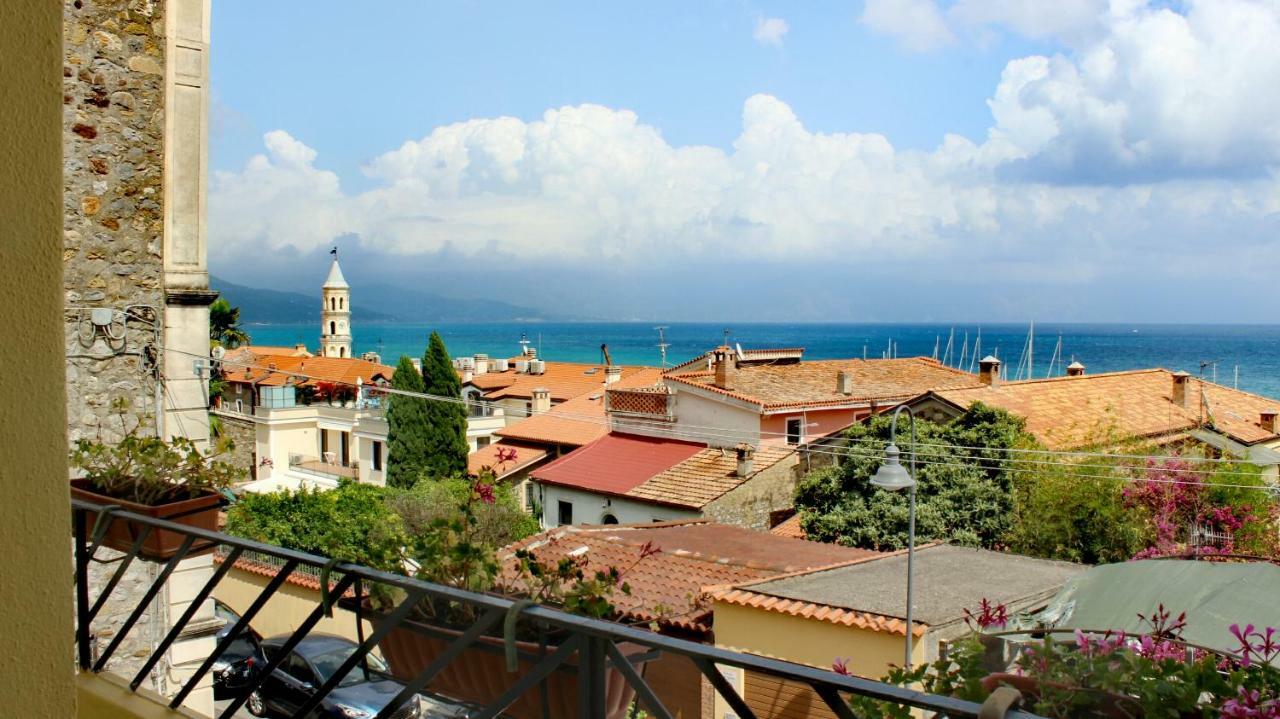 By The Sea In Scario Apartment Exterior foto